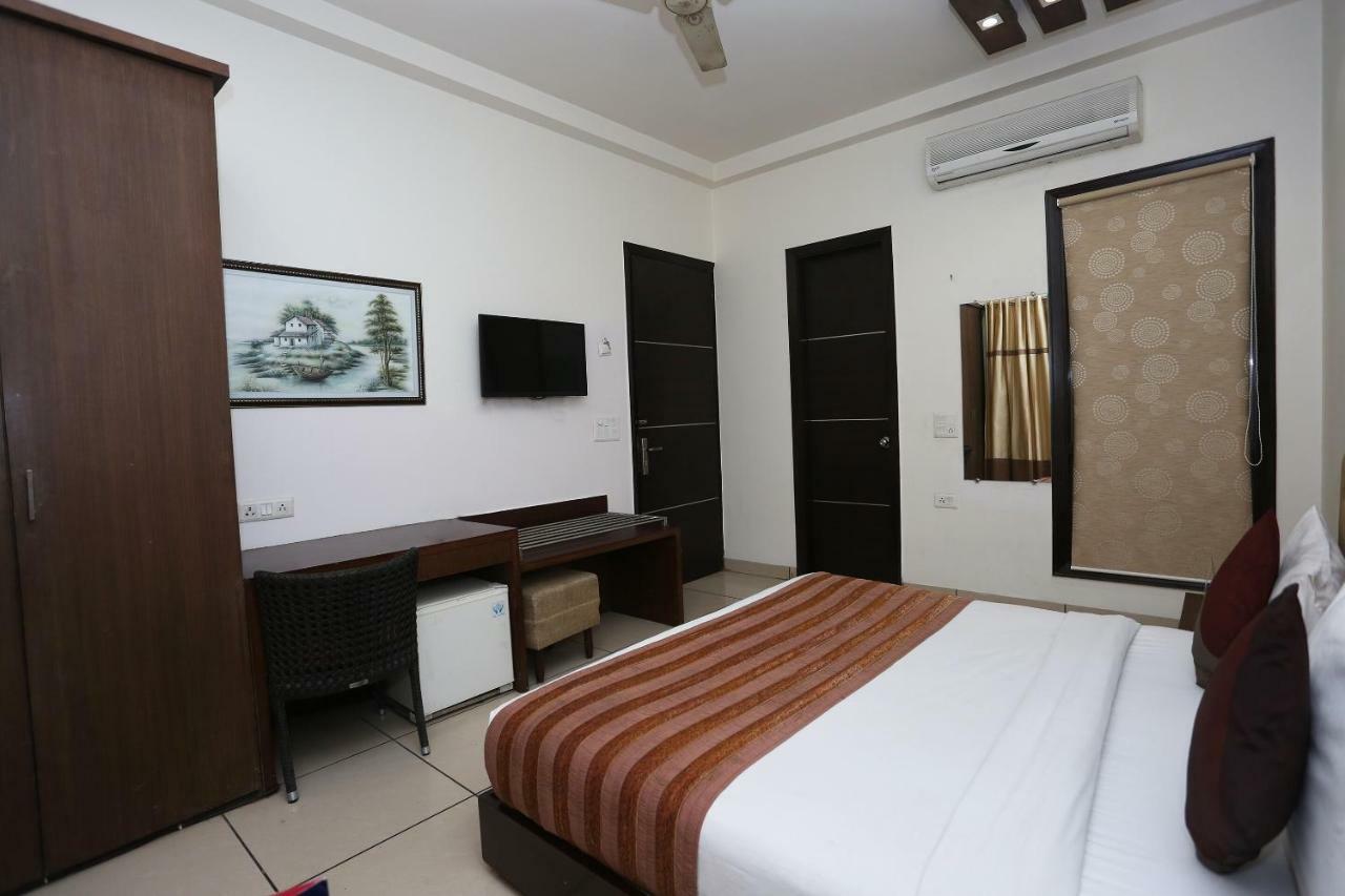 Capital O 1391 Hotel Pushpa Vilas Ghaziabad Exterior photo