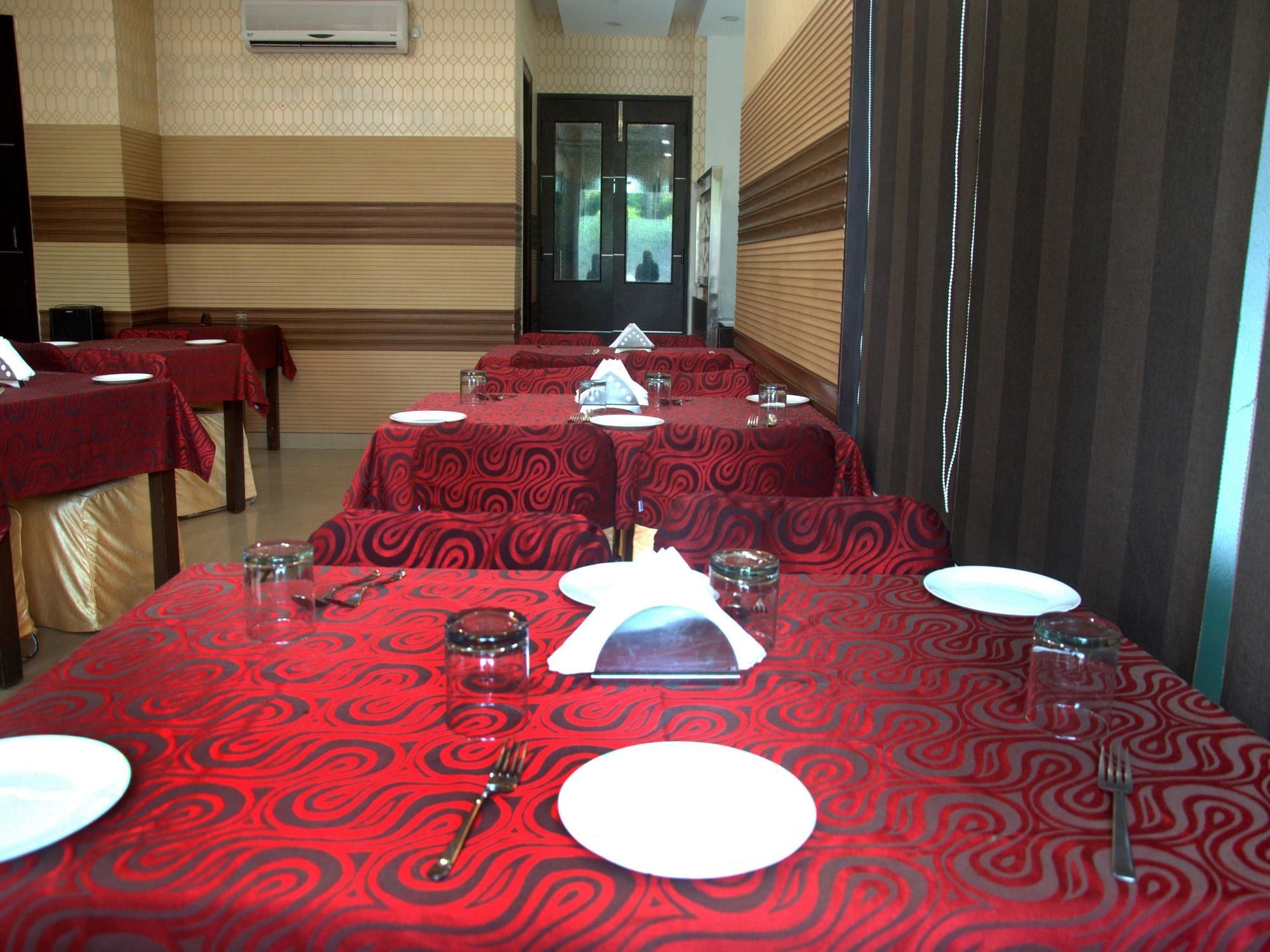 Capital O 1391 Hotel Pushpa Vilas Ghaziabad Exterior photo